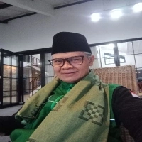 Ustadz Drs Nawawi,M.Pd